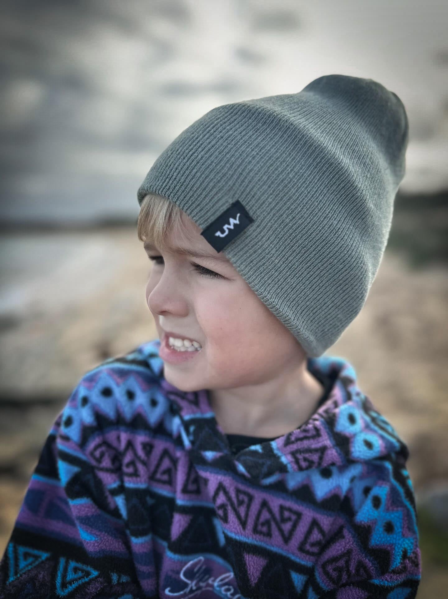 grey skullcap beanie.