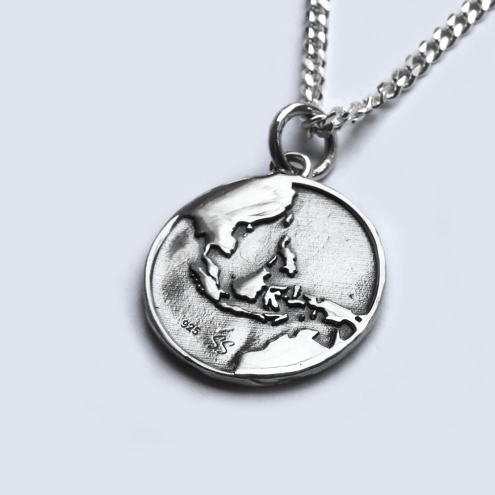 Navagator necklace